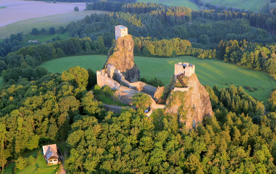 Trosky Castle