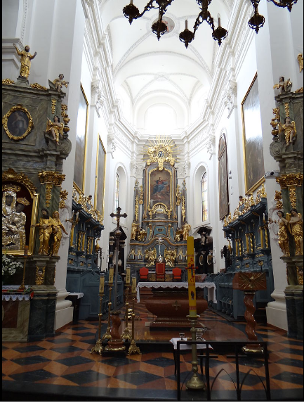 lowicz church interior