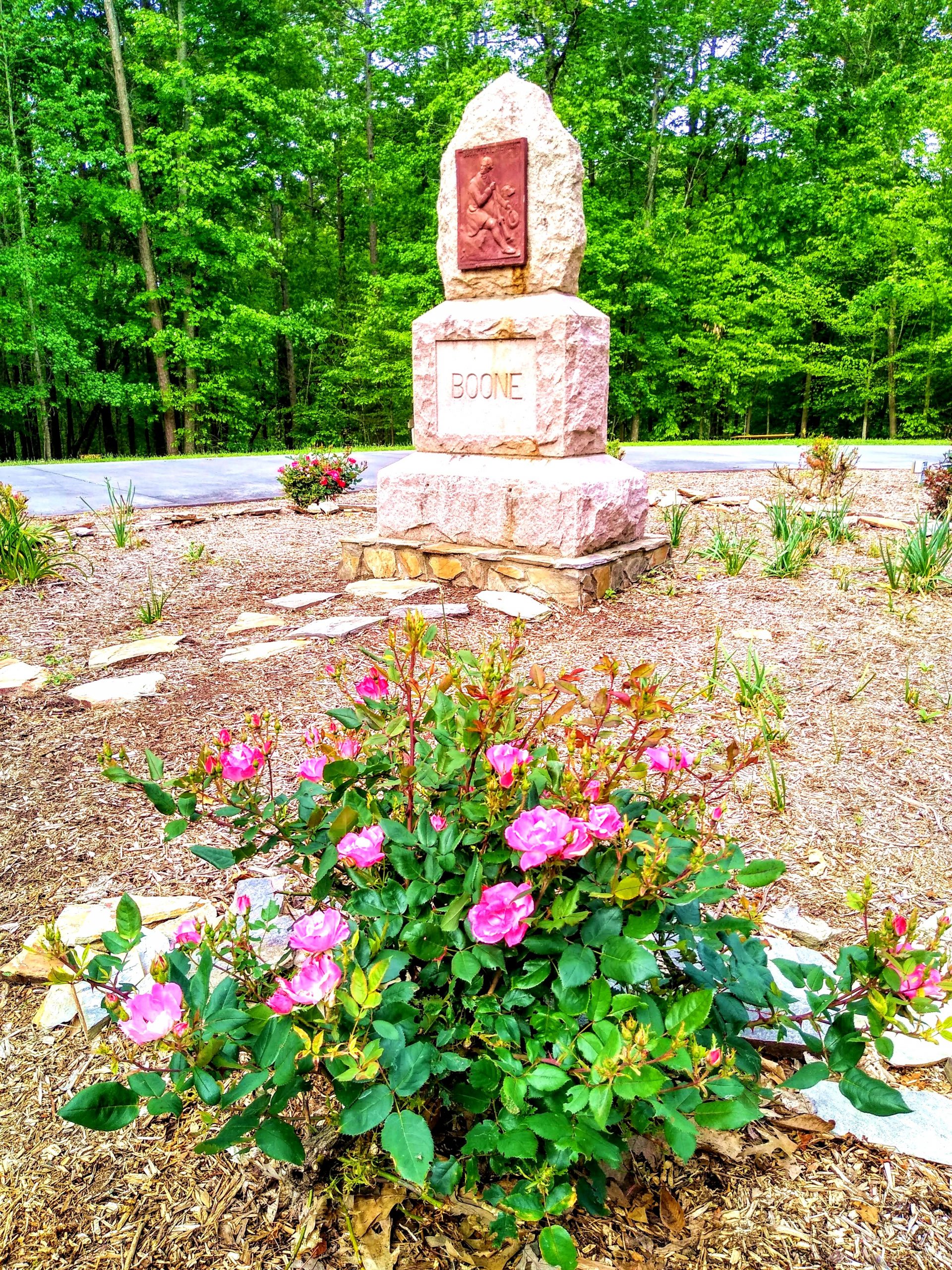 Boone's Cave Park entrance